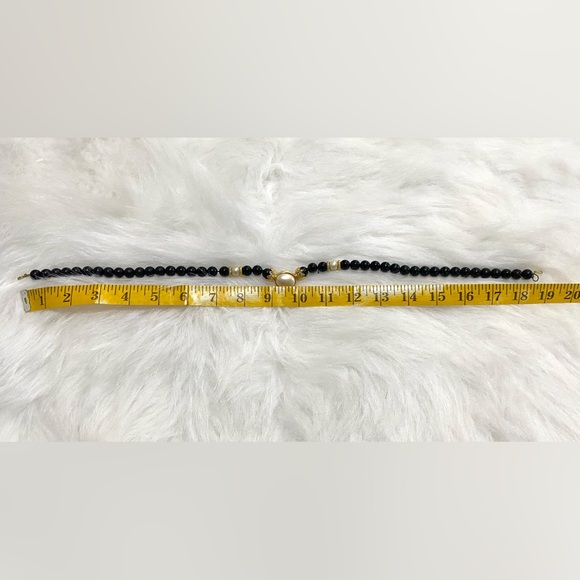 Avon Black Bead Faux Pearl Bead Necklace Vintage Classic Preppy Retro Elegant - Picture 8 of 8